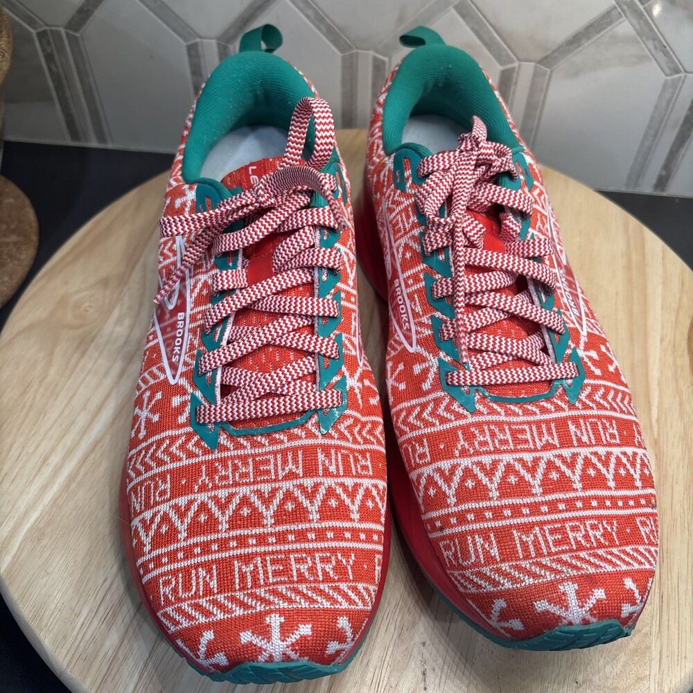 Brooks Run Merry Christmas Running Shoes Men’s 11 B Red Green Holiday Sneakers